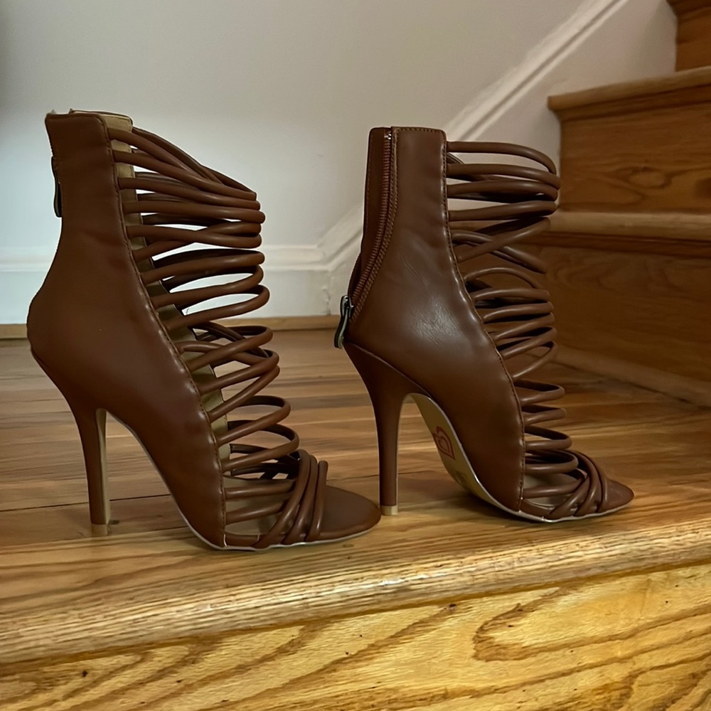Heart Soul Strappy Heels Size 7